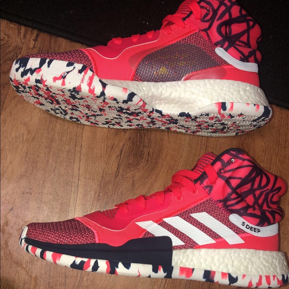 Adidas marquee boosts John walls